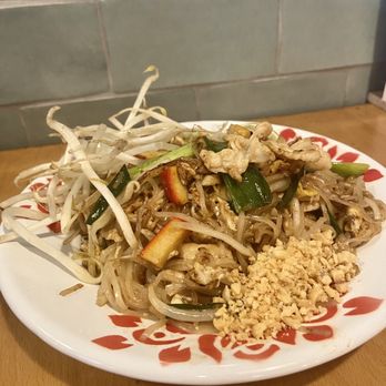 Mae Ornnit Thai Kitchen - Pad Thai - Thai Near Me - Annandale, Virginia Mae Ornnit Thai Kitchen - Pad Thai - Thai Near Me - Annandale, Virginia
