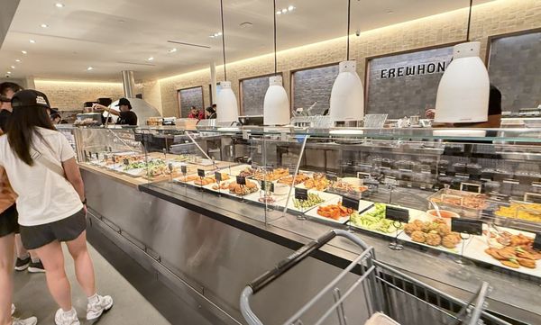 Erewhon Manhattan Beach by null