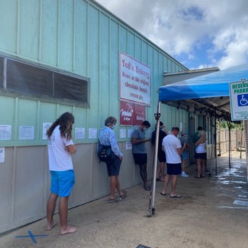 Ted's Bakery - Line exterior - Bakeries Near Me - Haleiwa, Hawaii