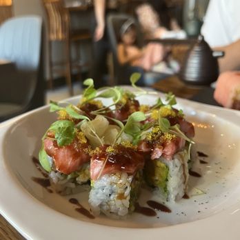 IWak - VANQUISH IN TORO ROLL - Sushi Bars Near Me - Brooklyn, New York