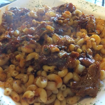 Honey B Hives Restaurant - Macaroni with pulled pork - Breakfast & Brunch Near Me - Toronto, Ontario