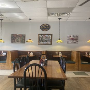 Mama's Pizza - Inside - Italian Near Me - Locust Grove, Virginia