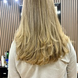 Wakeup Beauty Salon - Partial highlights and hair cut and style