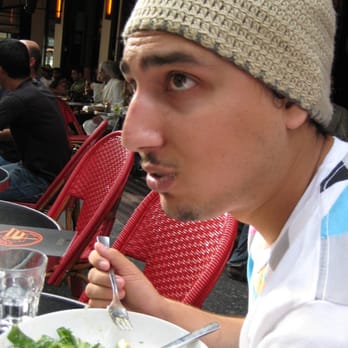 Indiana Café - Boyfriend eating a Cesar salad. - Burgers Near Me - Paris, 75 Indiana Café - Boyfriend eating a Cesar salad. - Burgers Near Me - Paris, 75