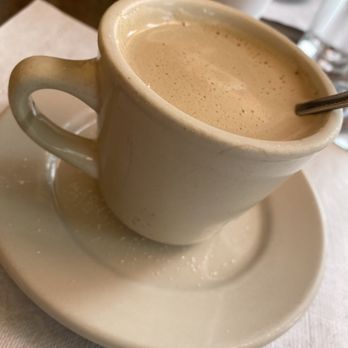 El Centro Americano - Cafe con leche - Latin American Near Me - Miami, Florida