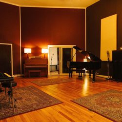 Retro City Studios - Live room