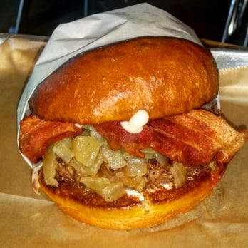 Grill 'Em All - Witte burger - Burgers Near Me - Long Beach, California