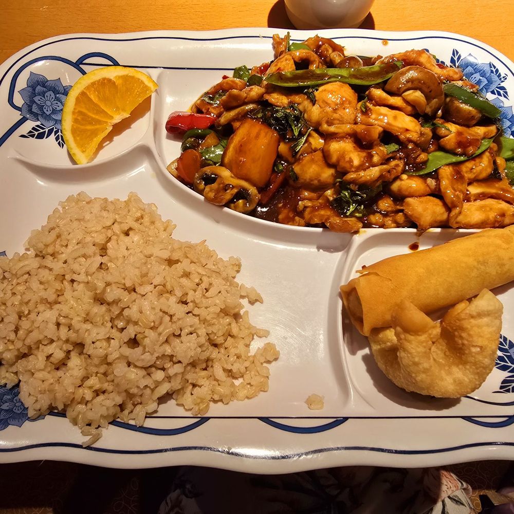 Hoong's Palace - Lunch combination chicken - Chinese Near Me - Englewood, Colorado Hoong's Palace - Lunch combination chicken - Chinese Near Me - Englewood, Colorado