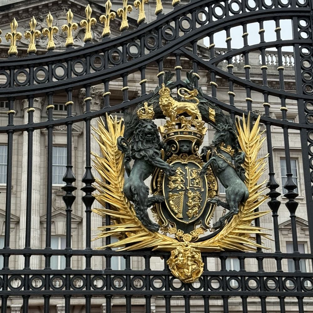Buckingham Palace - Love it - Landmarks & Historical Buildings Near Me - London, XGL