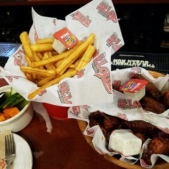 St. Louis Bar & Grill - Bucket fries and 2lb wings. - Chicken Wings Near Me - Markham, Ontario St. Louis Bar & Grill - Bucket fries and 2lb wings. - Chicken Wings Near Me - Markham, Ontario