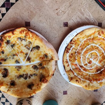 The Outrigger Pizza Company - Mushroom with white cheese Chicken Buffalo - Pizza Near Me - Kihei, Hawaii The Outrigger Pizza Company - Mushroom with white cheese Chicken Buffalo - Pizza Near Me - Kihei, Hawaii