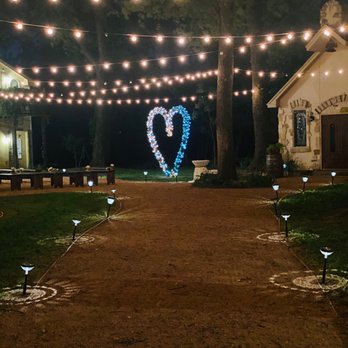 Fortunata Winery - Wineries Near Me - Aubrey, Texas
