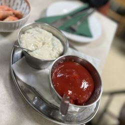 Ample tartar sauce & ketchup!