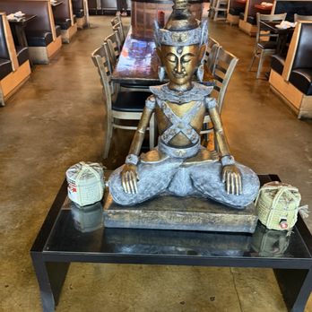 Moon Thai & Japanese - Sushi Bars Near Me - Kendall, Florida