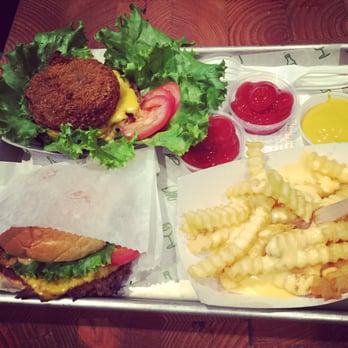 Shake Shack River North - ShackBurger, cheese fries and Shroom Burger - Burgers Near Me - Chicago, Illinois Shake Shack River North - ShackBurger, cheese fries and Shroom Burger - Burgers Near Me - Chicago, Illinois