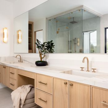 OSSI Design - Master Bathroom, His & Her Area, Oak Vanity, - Interior Design Near Me - Encino, California
