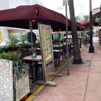 La Mulata - Exterior - Cuban Near Me - Miami Beach, Florida