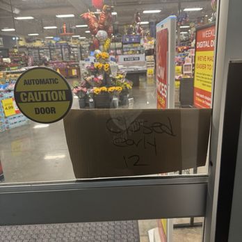 Ralphs - Note on door - Grocery Near Me - Ventura, California Ralphs - Note on door - Grocery Near Me - Ventura, California