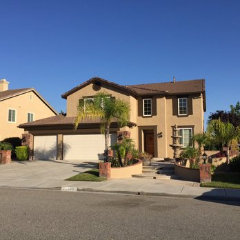 A C's Supreme Patio and Rain Gutters - Gutters across the front of house. - Gutter Services Near Me - Menifee, California A C's Supreme Patio and Rain Gutters - Gutters across the front of house. - Gutter Services Near Me - Menifee, California