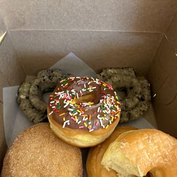 Daily Donut - Donuts Near Me - Peoria, Arizona Daily Donut - Donuts Near Me - Peoria, Arizona