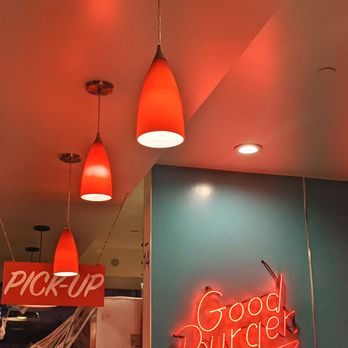 Monty's Good Burger - Ambiance - Burgers Near Me - Riverside, California Monty's Good Burger - Ambiance - Burgers Near Me - Riverside, California