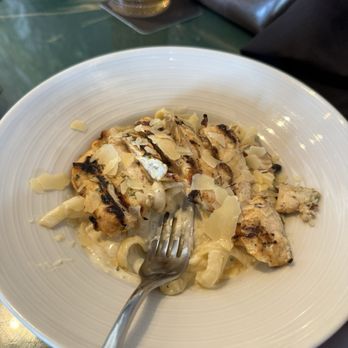 Renzo's Trattoria E Pizzeria - Kids Chicken Fettucine Alfredo - Italian Near Me - San Antonio, Texas Renzo's Trattoria E Pizzeria - Kids Chicken Fettucine Alfredo - Italian Near Me - San Antonio, Texas