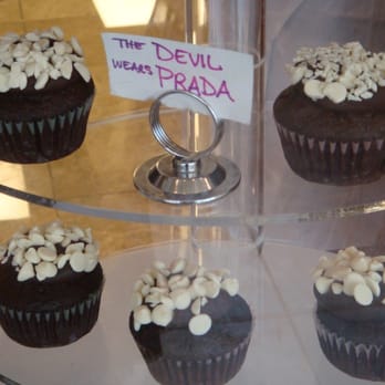 Cake in a Cup - the devil wears prada - Desserts Near Me - Toledo, Ohio