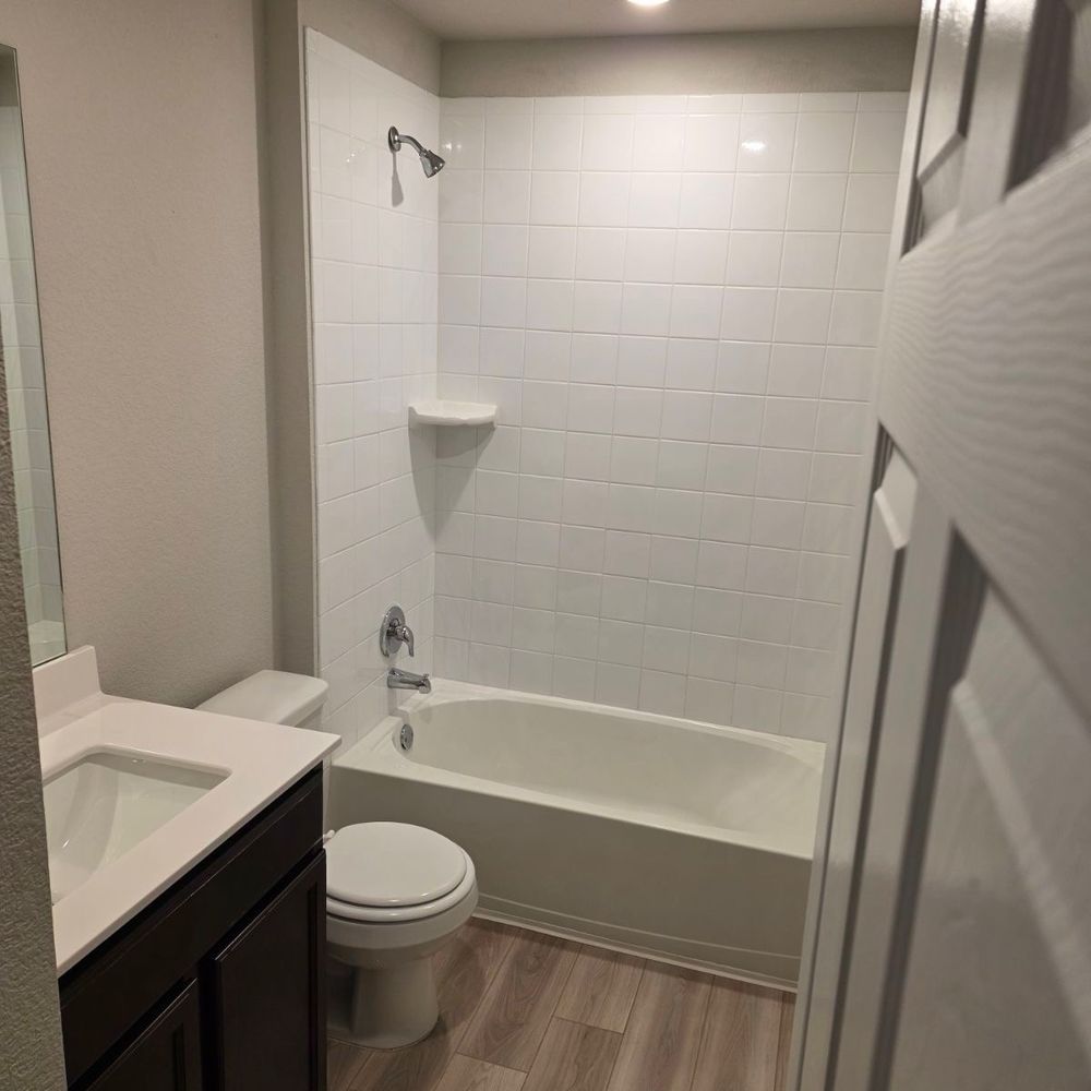 Ruth & Naomi - Bath - Home Cleaning Near Me - Temple, Texas Ruth & Naomi - Bath - Home Cleaning Near Me - Temple, Texas
