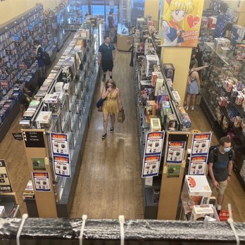 Bookoff - New York - View looking down from the second floor - Bookstores Near Me - New York, New York Bookoff - New York - View looking down from the second floor - Bookstores Near Me - New York, New York