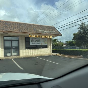 Kaua’i Diner - Outside from the parking lot - Breakfast & Brunch Near Me - Lihue, Hawaii