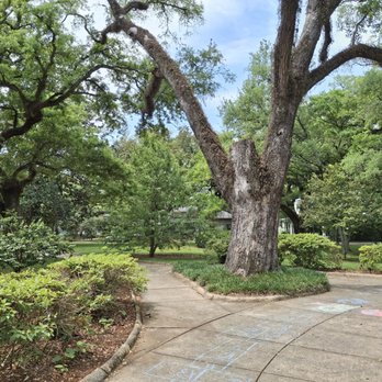 Washington Square - Parks Near Me - Mobile, Alabama