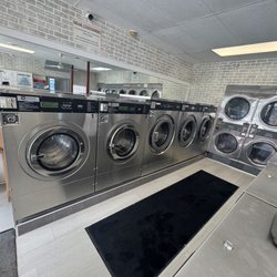24 Hour Coin Laundromat - Large Capacity Washers