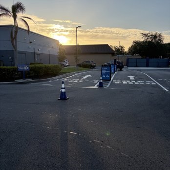 Dutch Bros Coffee - Early morning view of drive through - Juice Bars & Smoothies Near Me - Winter Haven, Florida Dutch Bros Coffee - Early morning view of drive through - Juice Bars & Smoothies Near Me - Winter Haven, Florida