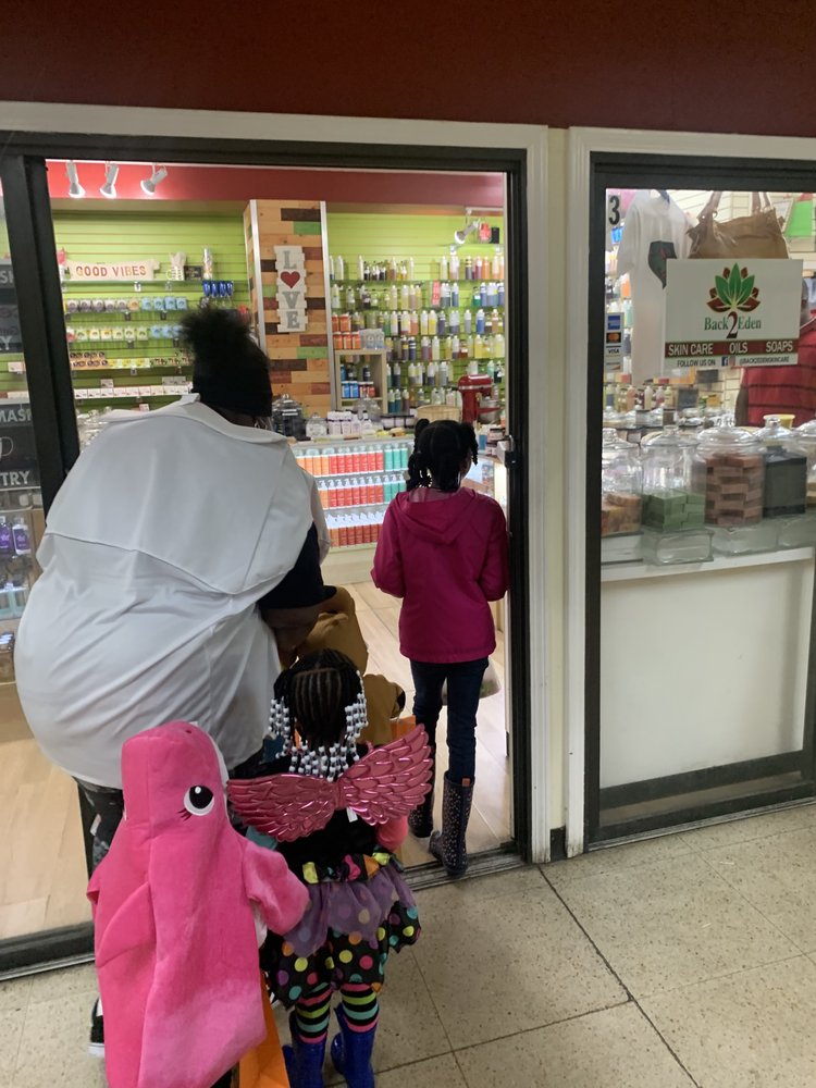 WEE CARE LEARNING CENTER - childcare center in Detroit, MI