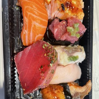 FOB Poke Bar - Sushi Bars Near Me - Tukwila, Washington