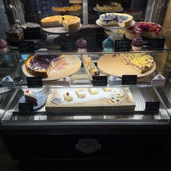 Alpenrose Vail - Pastry case - German Near Me - Vail, Colorado