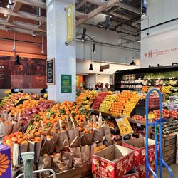 Gus’s Community Market