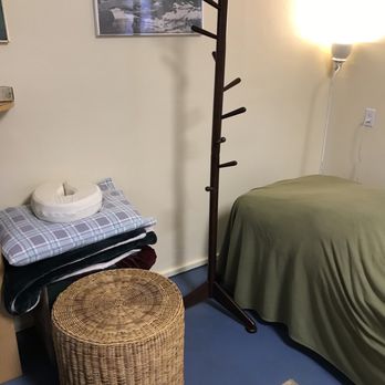 Donna Call, LAc - Enjoy a treatment seated or lying down in Fort Bragg, California - Acupuncture Near Me - Fort Bragg, California