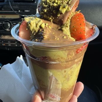 Baklovah Bakery - Strawberry chocolate pistachio Dubai Dessert. - Desserts Near Me - San Antonio, Texas