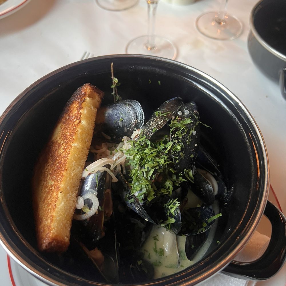 Le Parisien - Moules frites - French Near Me - Oklahoma City, Oklahoma Le Parisien - Moules frites - French Near Me - Oklahoma City, Oklahoma