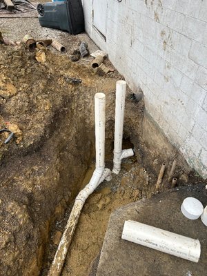 Tarniks Plumbing Logo