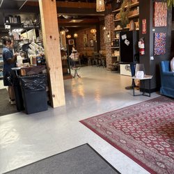 Pumphrey And Beard Coffee - Barista and Maine floor