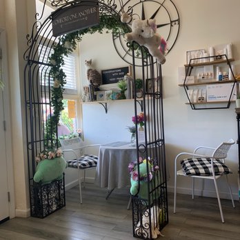 Conversations - Little archway next to the door - Cafes Near Me - Honolulu, Hawaii Conversations - Little archway next to the door - Cafes Near Me - Honolulu, Hawaii