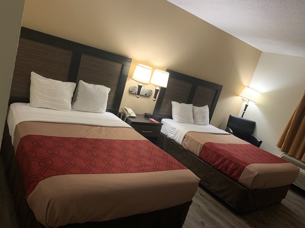 ECONO LODGE GLADE SPRINGS I81 Updated September 2024 24 Photos