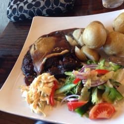 The Ash - Steak and Mushroom Pie - awesome!
