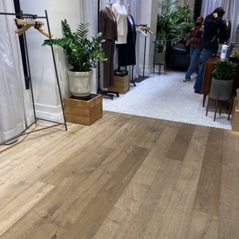 Aritzia - Women's Clothing Near Me - New York, New York