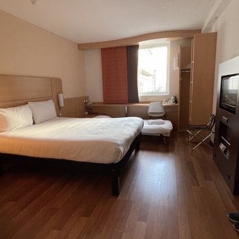 ibis Hotel - Room #2 - Hotels Near Me - London, XGL