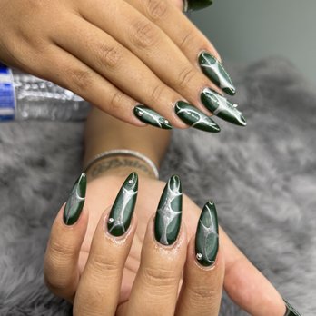 Lux Nails Lounge - Nail Salons Near Me - Charlotte, North Carolina