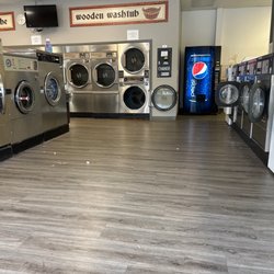 M.T. Wooden Wash Tub - Dirty floors
