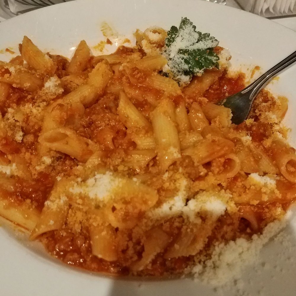 Penne sauce bolognaise avec fromage. Penne sauce bolognaise avec fromage.